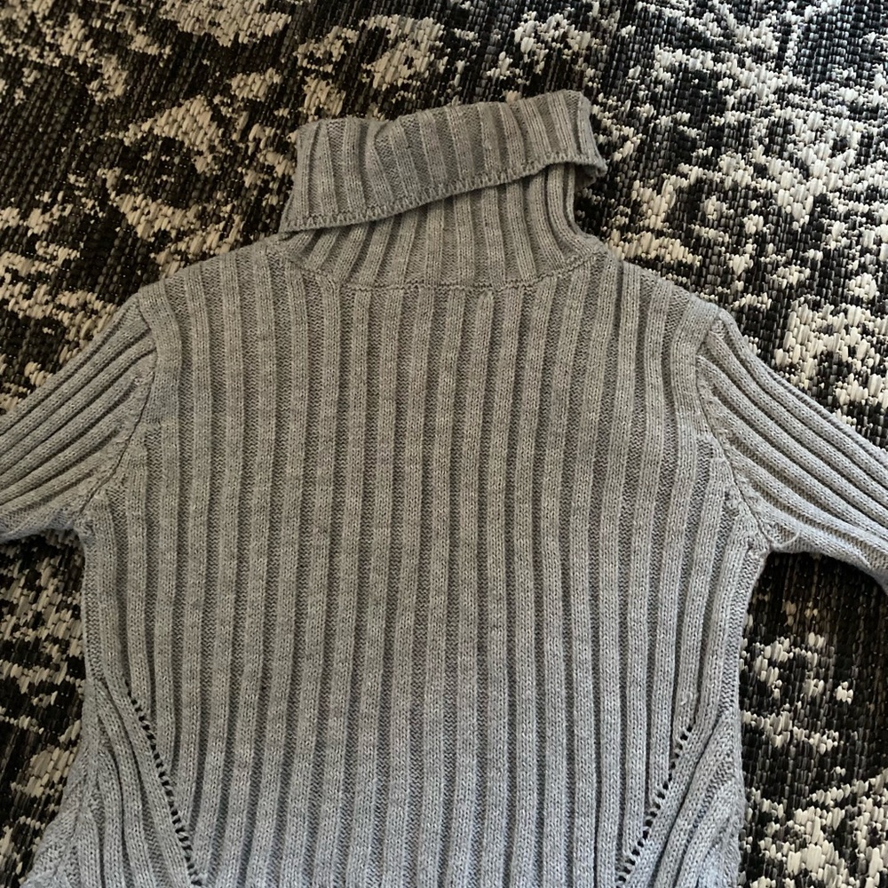 Grey turtleneck crop-top sweater